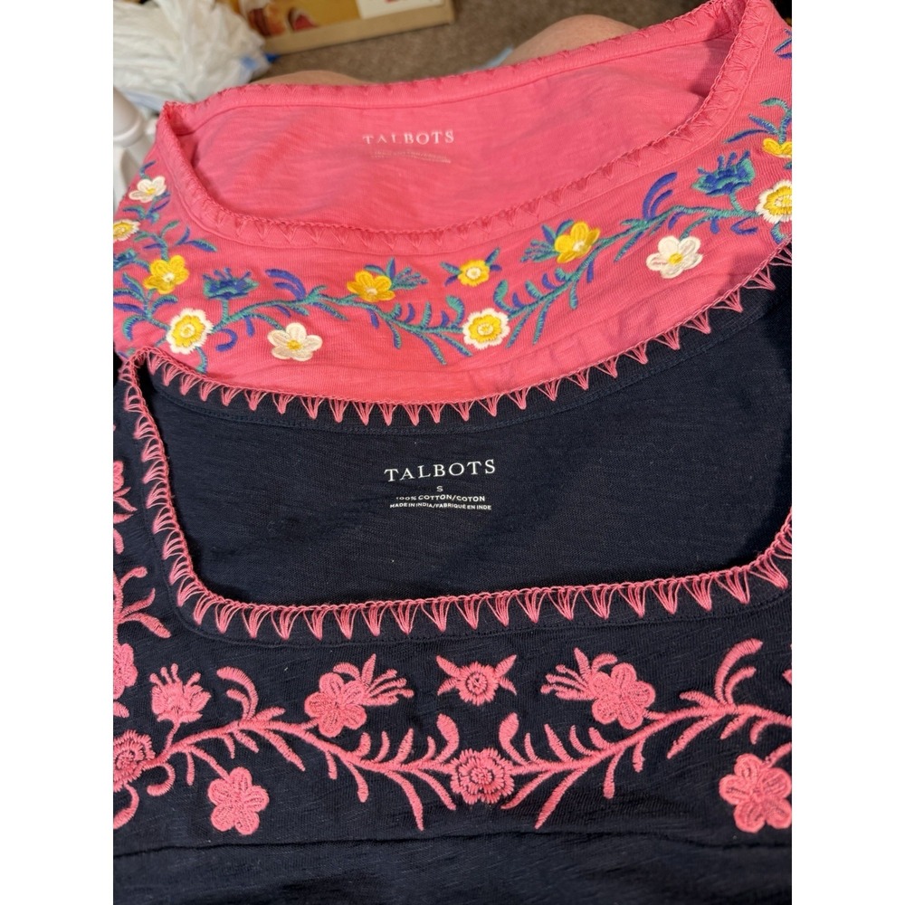 Talbots Women Short Sleeve  Lot Embroidered Top Size S Floral Navy Pink Coastal